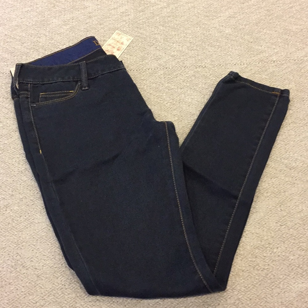 Dark Denim NWT stretch skinny jeans Decree Large